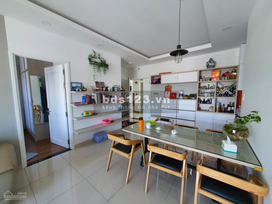 Chủ chưa sử dụng nên cần cho thuê căn hộ 61m2, view thoáng, cc 9 View Apartment, giá 6 triệu/tháng