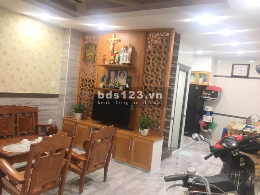 Thanh lý dùm chủ căn nhà P7, Tân Bình. Ngang 4,5M. Rộng 40m2.