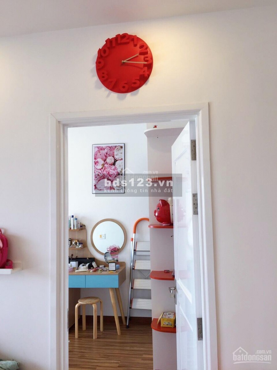 Có căn hộ tầng cao rộng 61m2, 2 PN, cần cho thuê giá 6 triệu/tháng, view đẹp, cc 9 View Apartment