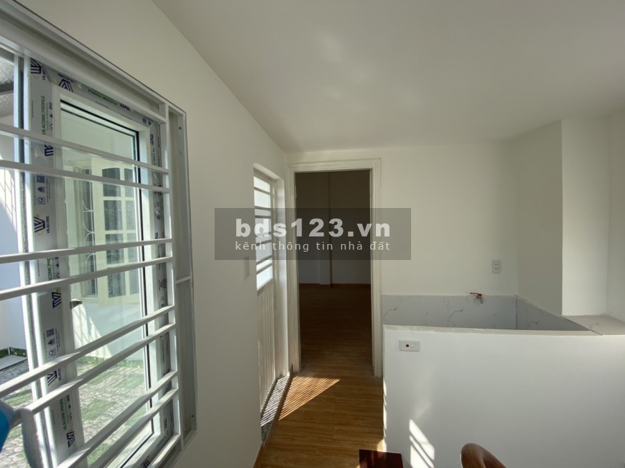 Bán nhà riêng mới 40m2 x 4 tầng, ngõ 302 Minh Khai