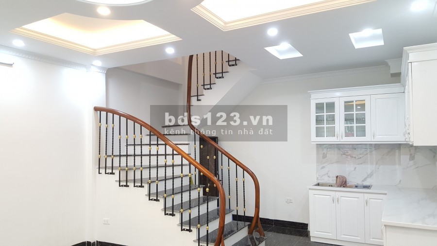 Bán nhà xây mới 34m2, 5 tầng ngõ 559 Kim Ngưu, kinh doanh nhỏ
