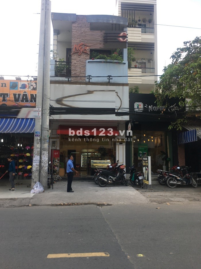 Nhà Mặt Tiền, Tân Sơn Nhì. DT: 5 x 18 thương lượng hỗ trợ giá KH thiện chí