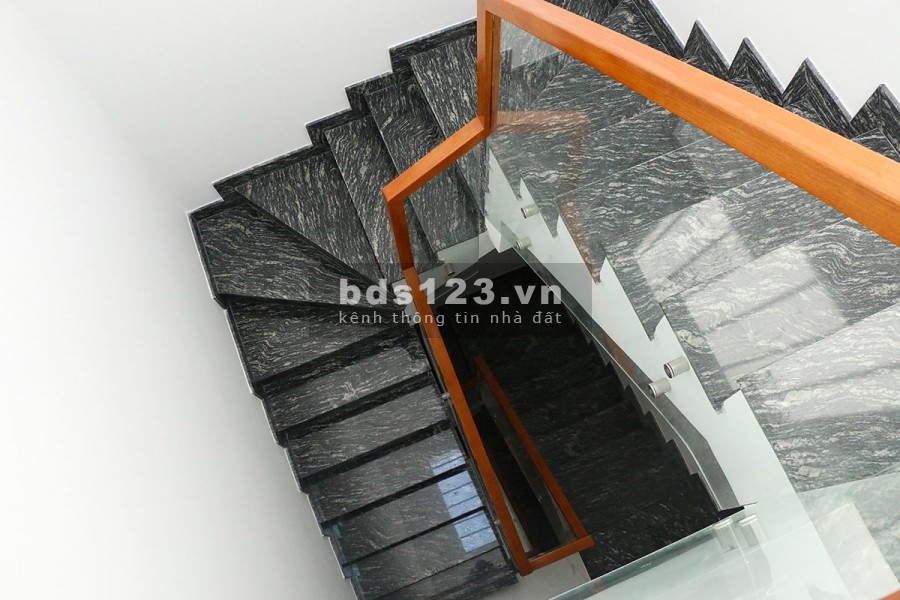 Bán gấp nhà 3 lầu tại Bình Chánh 99m2. Chiết khấu lộc vàng đầu xuân lên đến 5 chỉ vàng SJC.