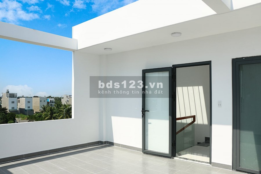 Bán gấp nhà 3 lầu tại Bình Chánh 99m2. Chiết khấu lộc vàng đầu xuân lên đến 5 chỉ vàng SJC.