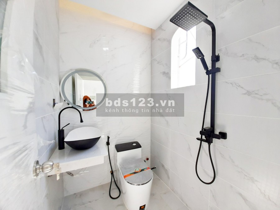 Bán gấp nhà 3 lầu tại Bình Chánh 99m2. Chiết khấu lộc vàng đầu xuân lên đến 5 chỉ vàng SJC.