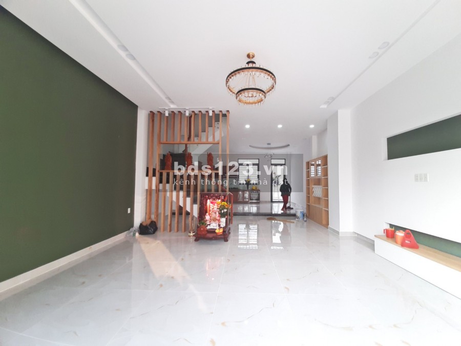Bán gấp nhà 3 lầu tại Bình Chánh 99m2. Chiết khấu lộc vàng đầu xuân lên đến 5 chỉ vàng SJC.