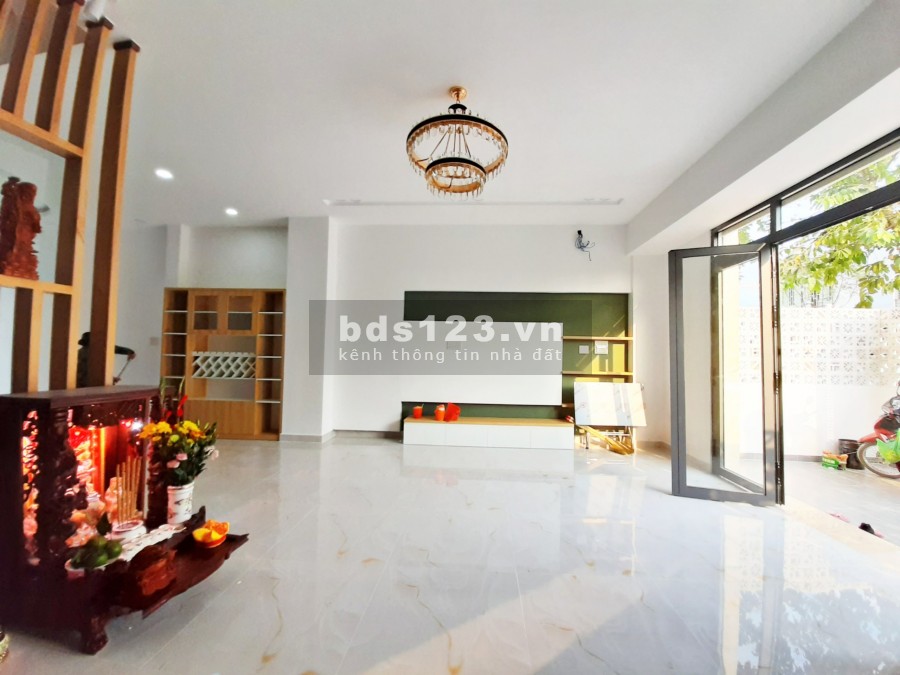 Bán gấp nhà 3 lầu tại Bình Chánh 99m2. Chiết khấu lộc vàng đầu xuân lên đến 5 chỉ vàng SJC.