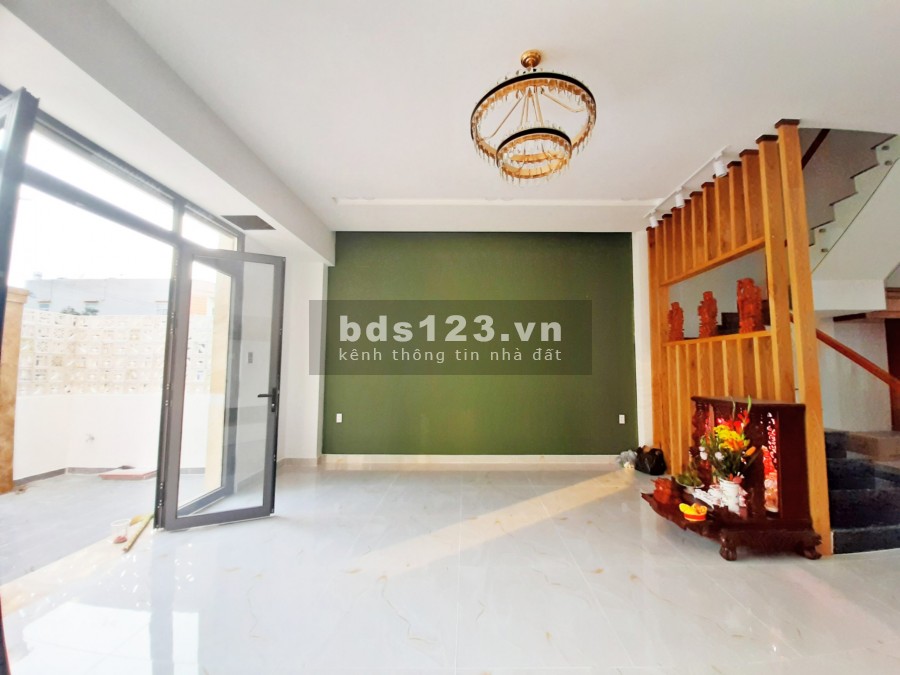 Bán gấp nhà 3 lầu tại Bình Chánh 99m2. Chiết khấu lộc vàng đầu xuân lên đến 5 chỉ vàng SJC.