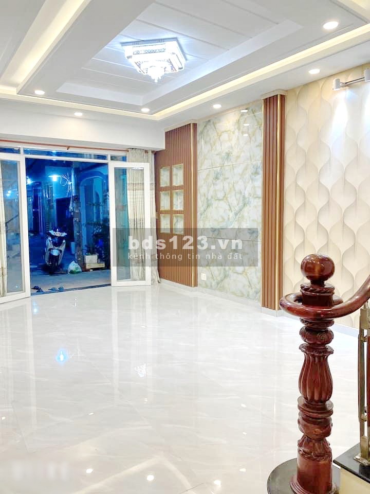 Bán nhà đẹp 2 lầu gần mặt tiền HXH đường Âu Dương Lân Phường 2 Quận 8