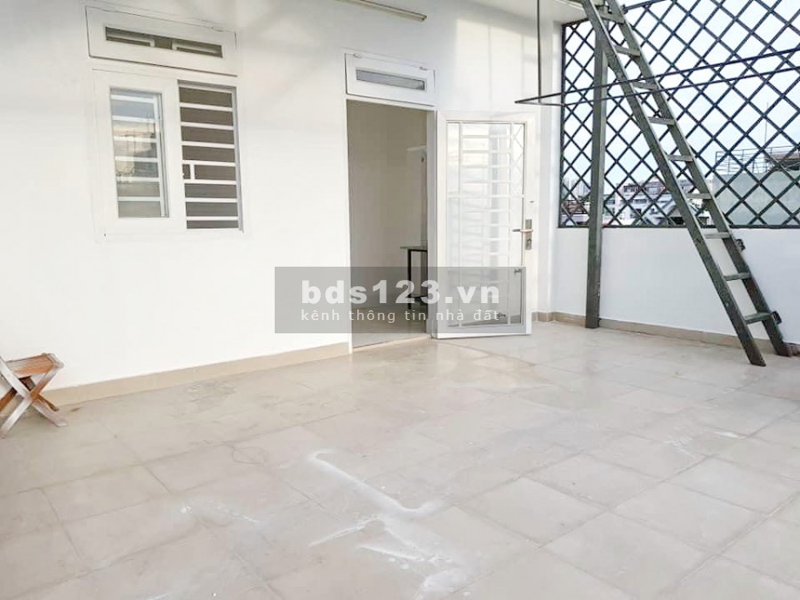 Bán nhà đẹp 2 lầu gần mặt tiền HXH đường Âu Dương Lân Phường 2 Quận 8