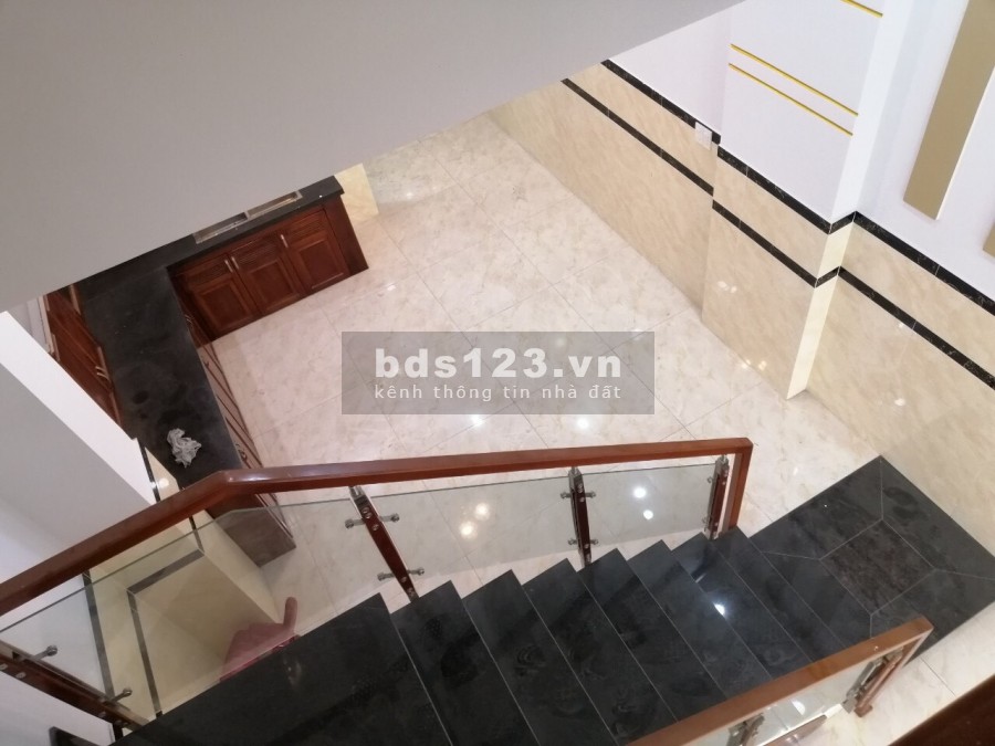 Bán nhà 2 lầu|sân xe hơi|mặt tiền hẻm 652 QL13, Hiệp Bình Phước, Thủ Đức
