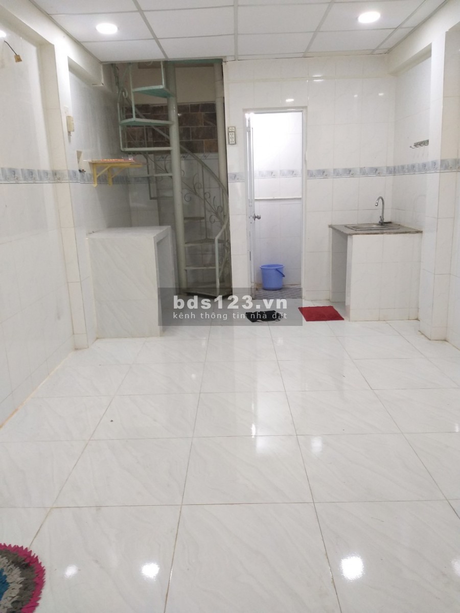 Nhà nguyên căn 1 trệt 2 lầu đường số 2 Phường 16