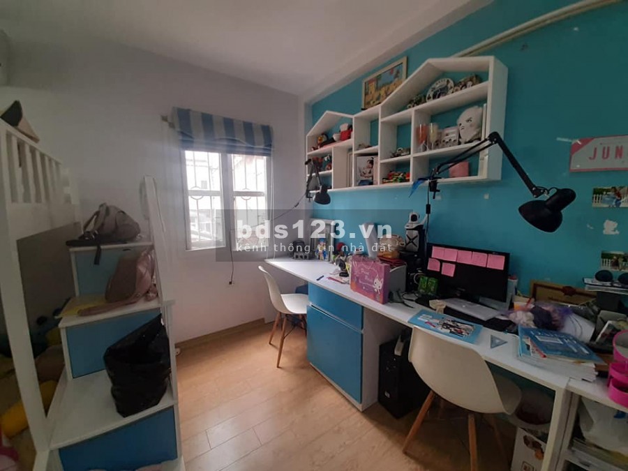 Bán nhà Phố Nguyễn Thái Học, Q. Hoàn Kiếm DT 35m2x5 tầng. LH: 0846 282 986.