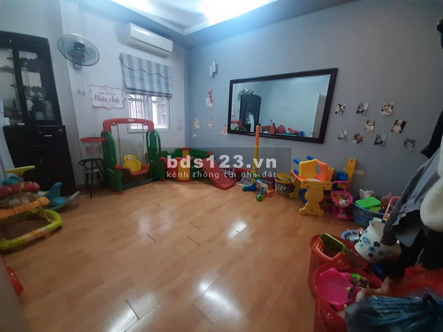 Bán nhà Phố Nguyễn Thái Học, Q. Hoàn Kiếm DT 35m2x5 tầng. LH: 0846 282 986.