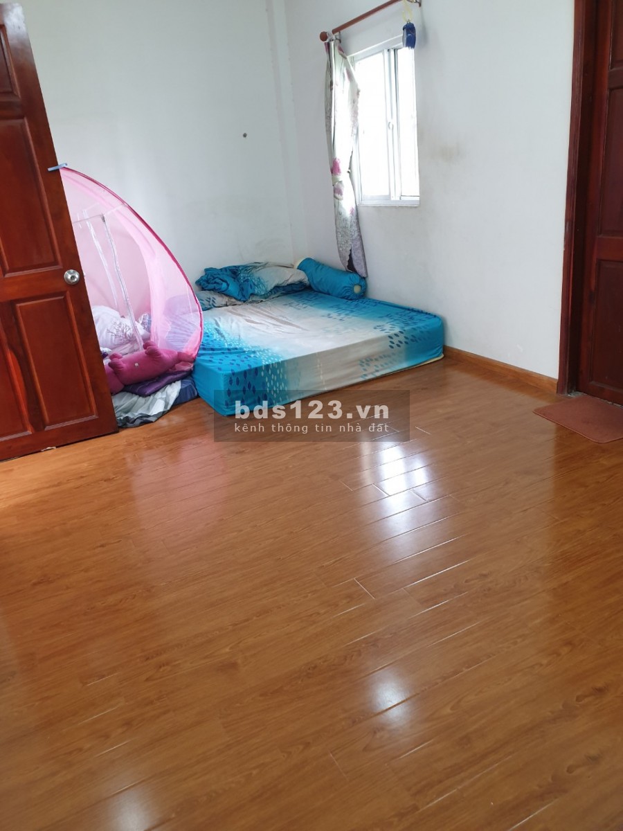 Cho thuê gấp nhà nguyên căn 1 lầu 3 pn 3 wc hẻm xe hơi gần ngã 4 Bà Điềm Phan Văn Hớn, 9 triệu/tháng