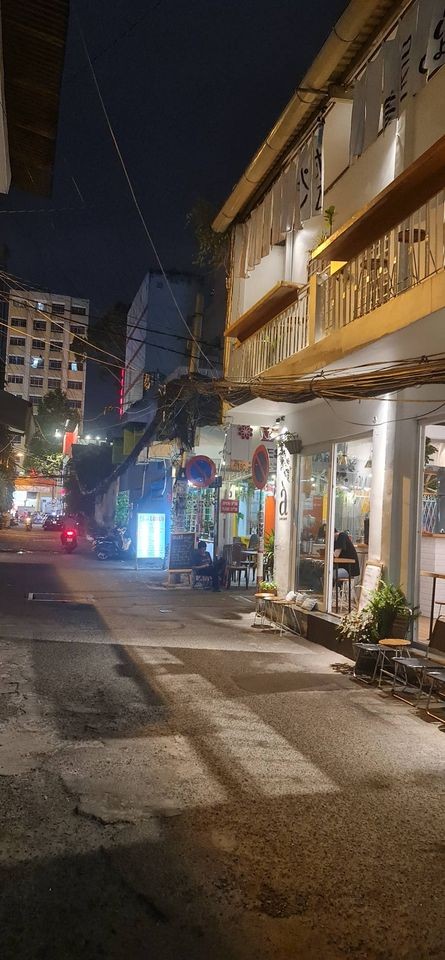Bán nhà Mặt Tiền hẻm Cao Thắng giá 4 tỷ. LH 0903014305