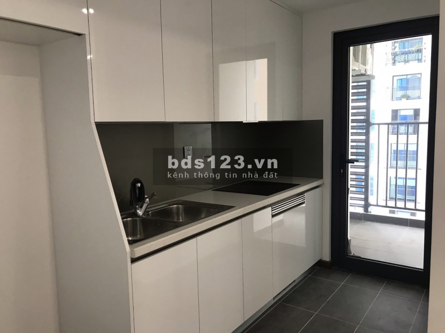 Vợ chồng tôi cần thanh lý nhanh CH 6th Element 59.8m2 2PN, 1WC tầng 20 view hồ starlake giá 2.25 tỷ