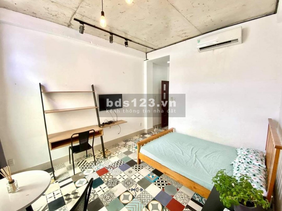 Bán nhà căn hộ dịch vụ 27 phòng doanh thu 180 triệu đường Hồ Văn Huê Quận Phú Nhuận