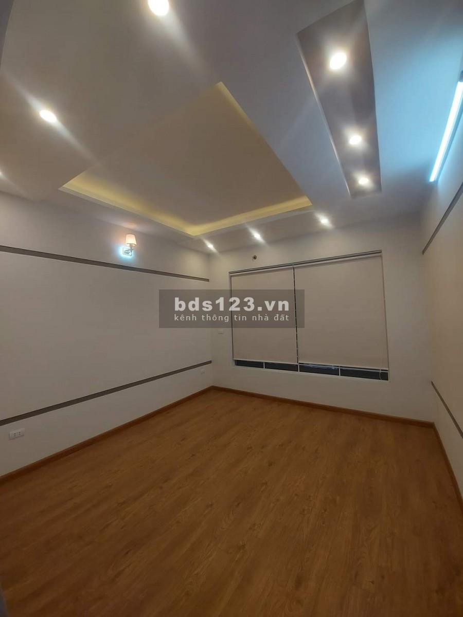 Bán Nhà Đẹp Vũ Trọng Phụng - Cách phố 10m. 52m2x5T.
