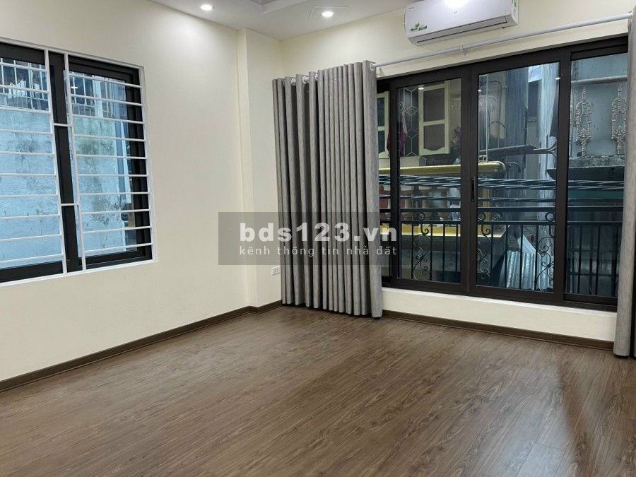 Cho thuê nhà phân lô Hoa Bằng, Cầu Giấy 22tr/th