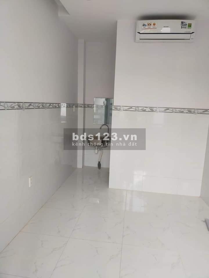 Cần bán gấp 65m2 CHDV 4 tầng đường CMT8, Quận 10, thu nhập 45 tr/tháng