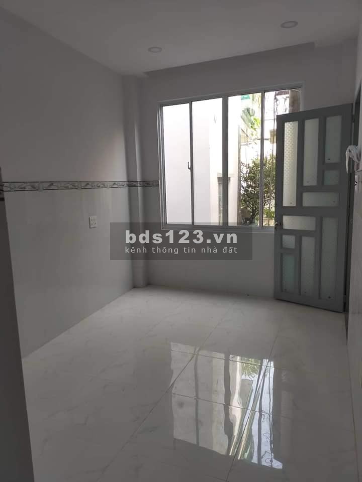 Cần bán gấp 65m2 CHDV 4 tầng đường CMT8, Quận 10, thu nhập 45 tr/tháng