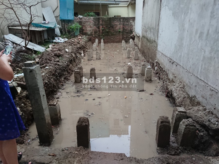 Cần bán nhà Võ Chí Công (đầu Hoàng Quốc Việt)
