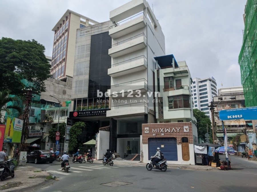 Lê Thánh Tôn, Phường Bến Nghé, Quận 1. ngang 6m