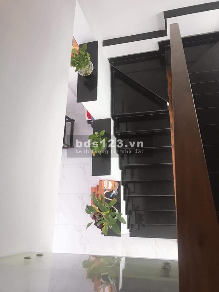 70m2 CMT8 Quận 3 Hẻm xe tải cách nhà 10m Giá bao đầu tư 7.95 tỷ