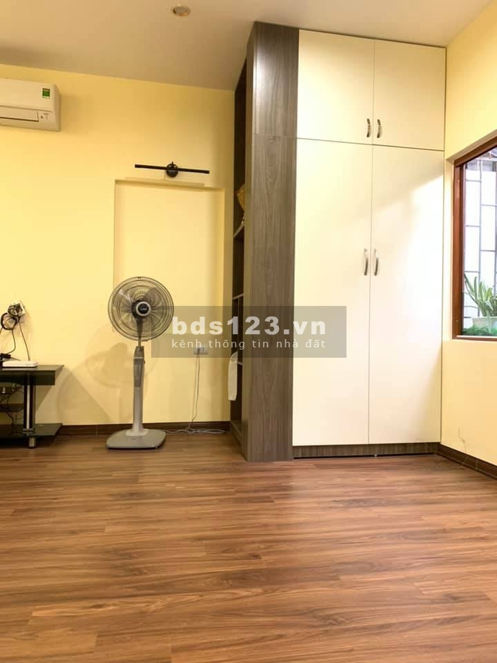 Cần bán CH tập thể Nghĩa Tân ( tầng 1) giá 1,86 tỷ, 42m2, đẹp ở luôn