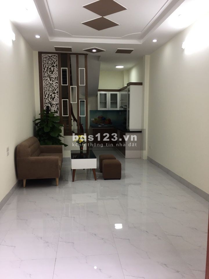 Chính chủ cần bán nhà 5 tầng tại Lạc Long Quân giá 3ty