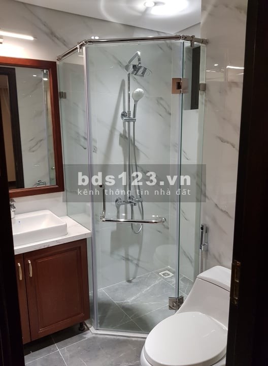 Cho thuê căn hộ cao cấp HC Golden, Long Biên. 72m2, giá 10 triệu/ tháng. LH: 0962015571