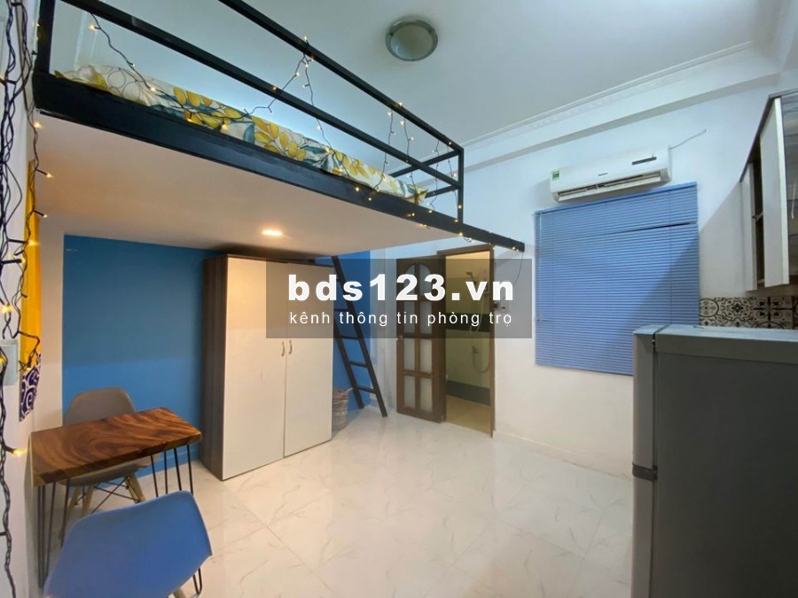 Cho thuê phòng thoáng mát có ban công rộng 30m2 Tân Bình