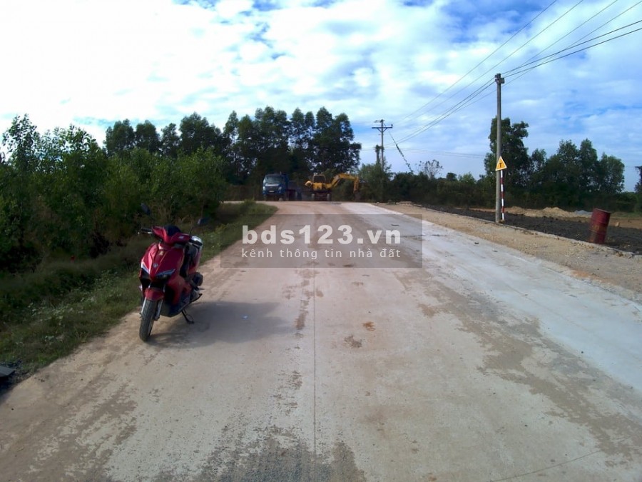 Đất ngộp có thổ cần bán nhanh nằm trục đường tâp đoàn 7 hướng đi sân bay Long Thành