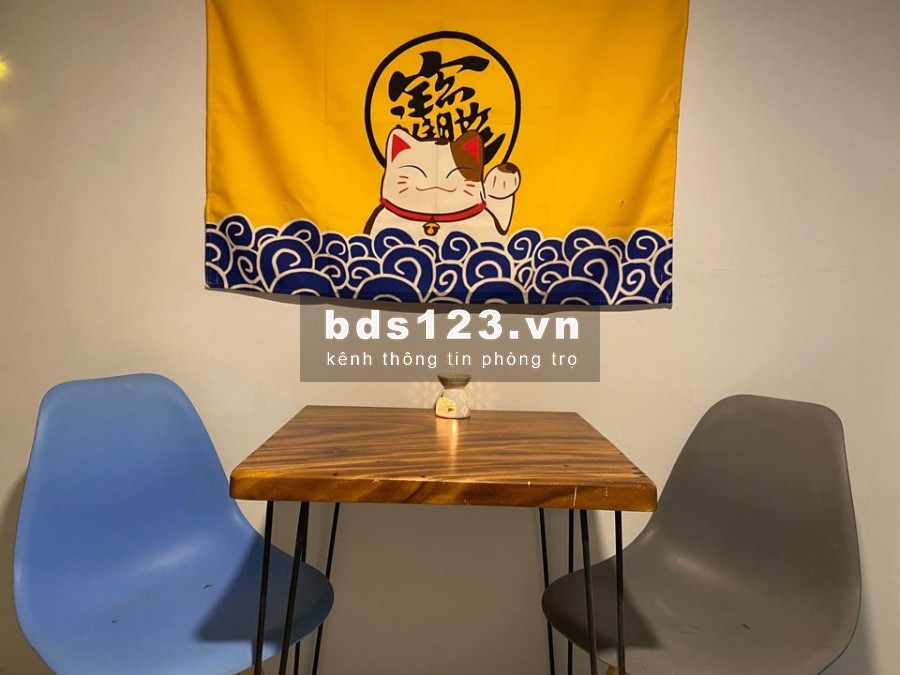 Cho thuê phòng thoáng mát có ban công rộng 30m2 Tân Bình