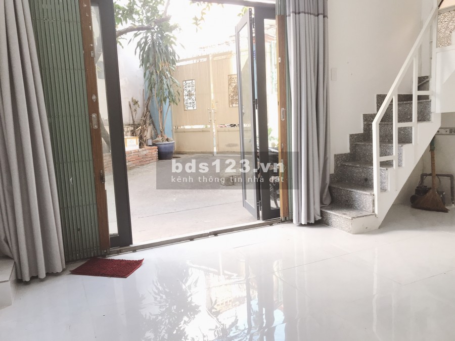 Nhà gần chợ cây Quéo Hoàng Hoa Thám, Bình Thạnh, 2PN- máy lạnh