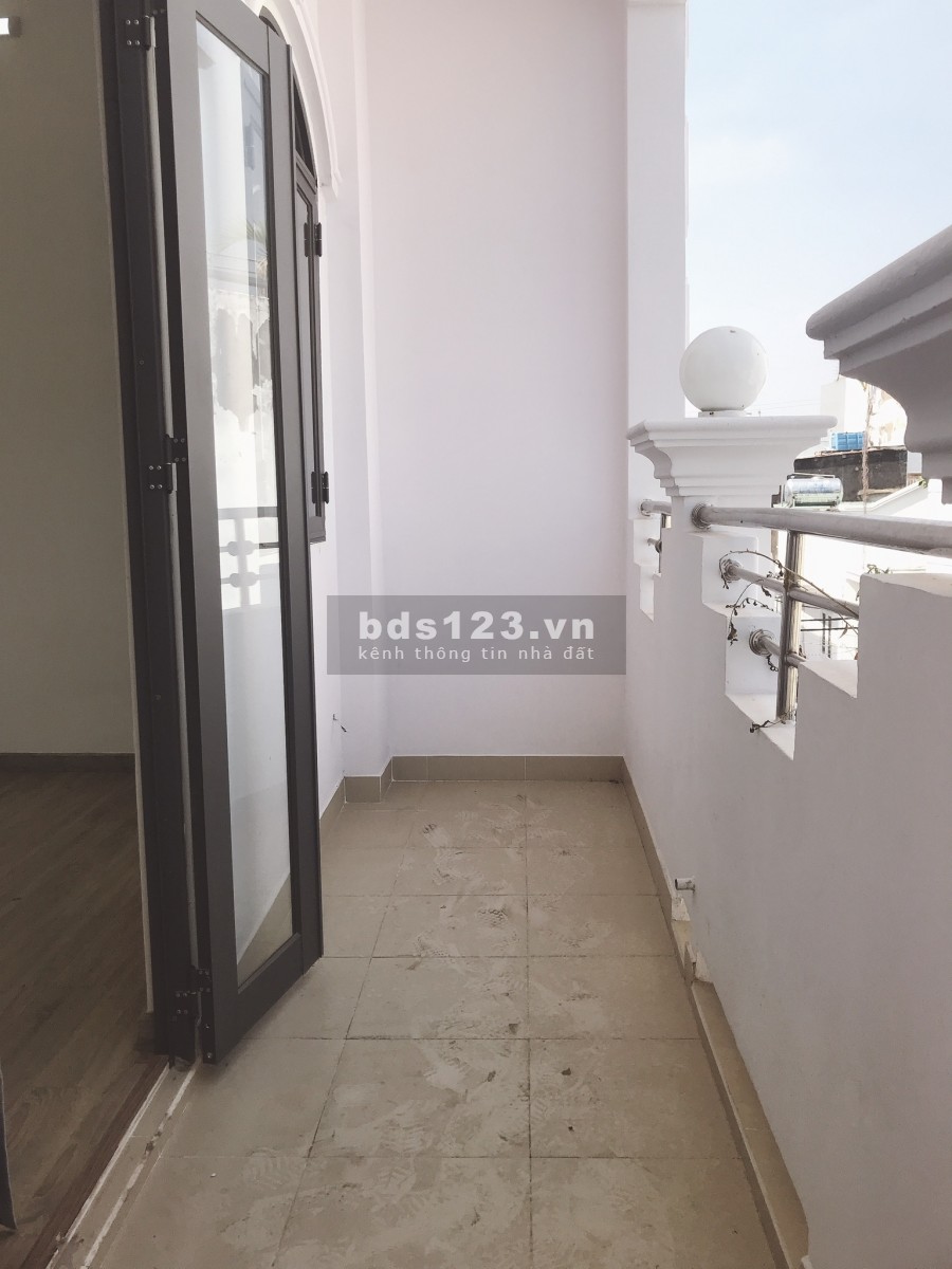 Nhà gần chợ cây Quéo Hoàng Hoa Thám, Bình Thạnh, 2PN- máy lạnh