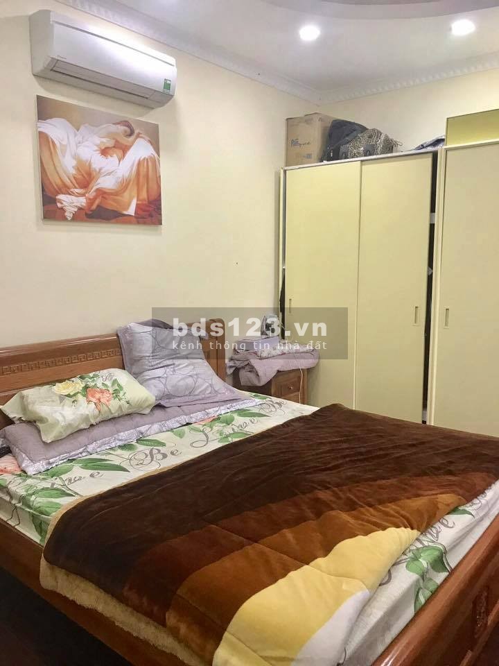 Bán nhà Nguyễn Văn Cừ 120m2, MT 4.5m, sát mặt phố, ngõ 10m giá 8.8 tỷ