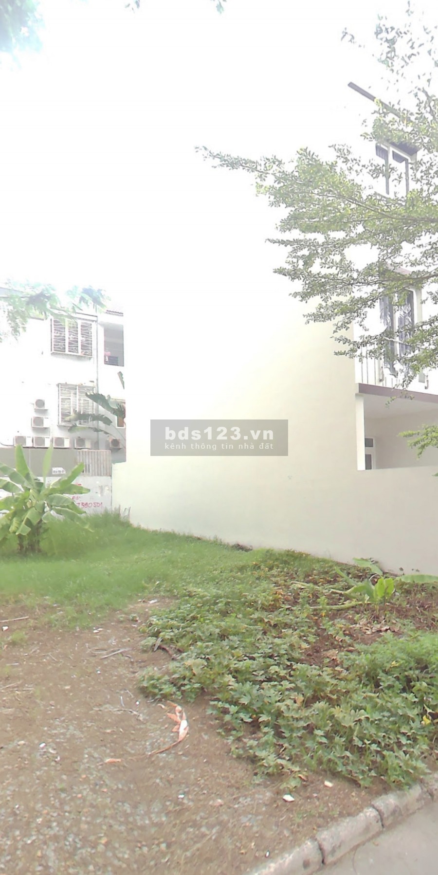 Tôi bán nền đất có sổ sẵn ở Nguyễn Văn Linh Bình Chánh đi vào chỉ 1.2 tỷ nền thổ cư 100% xây được ngay