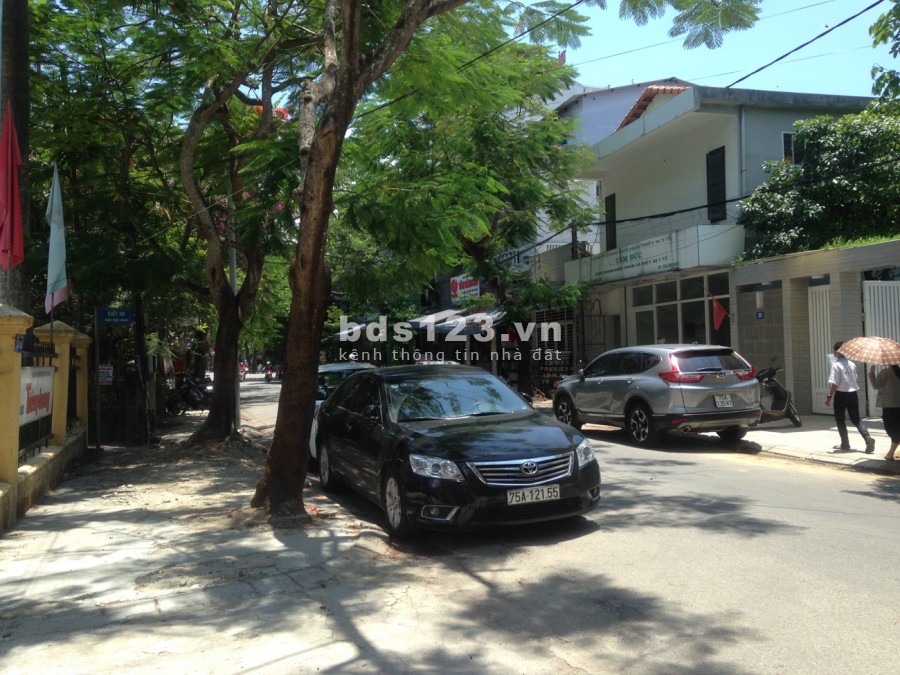 BÁN GẤP NHÀ 3 TẦNG MẶT TIỀN KINH DOANH ĐƯỜNG TRẦN THÚC NHẪN GẦN CHỢ BẾN NGỰ 0702_788_074
