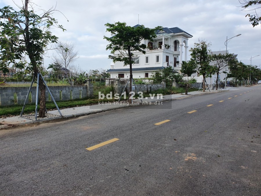 Cần bán 93m2 đất nền ven biển khu đô thị Ngọc Dương Riverside giá rẻ