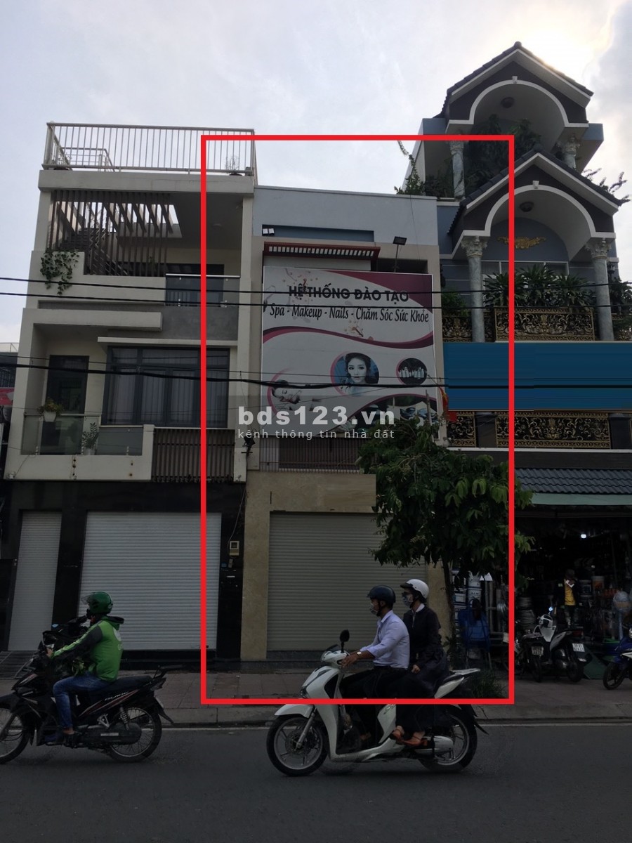 Đường Nguyễn Thái Bình mặt tiền đẹp góc kd