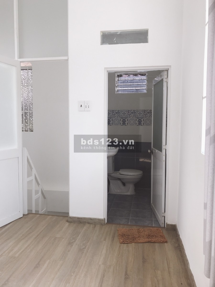 Nhà gần chợ cây Quéo Hoàng Hoa Thám, Bình Thạnh, 2PN- máy lạnh