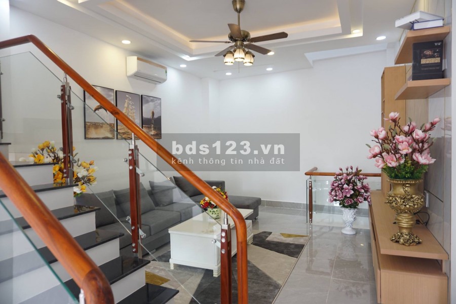 Bán nhà đi định cư Ngô Tất Tố - 68m2 HXH 7.3 tỷ - đầy đủ công năng