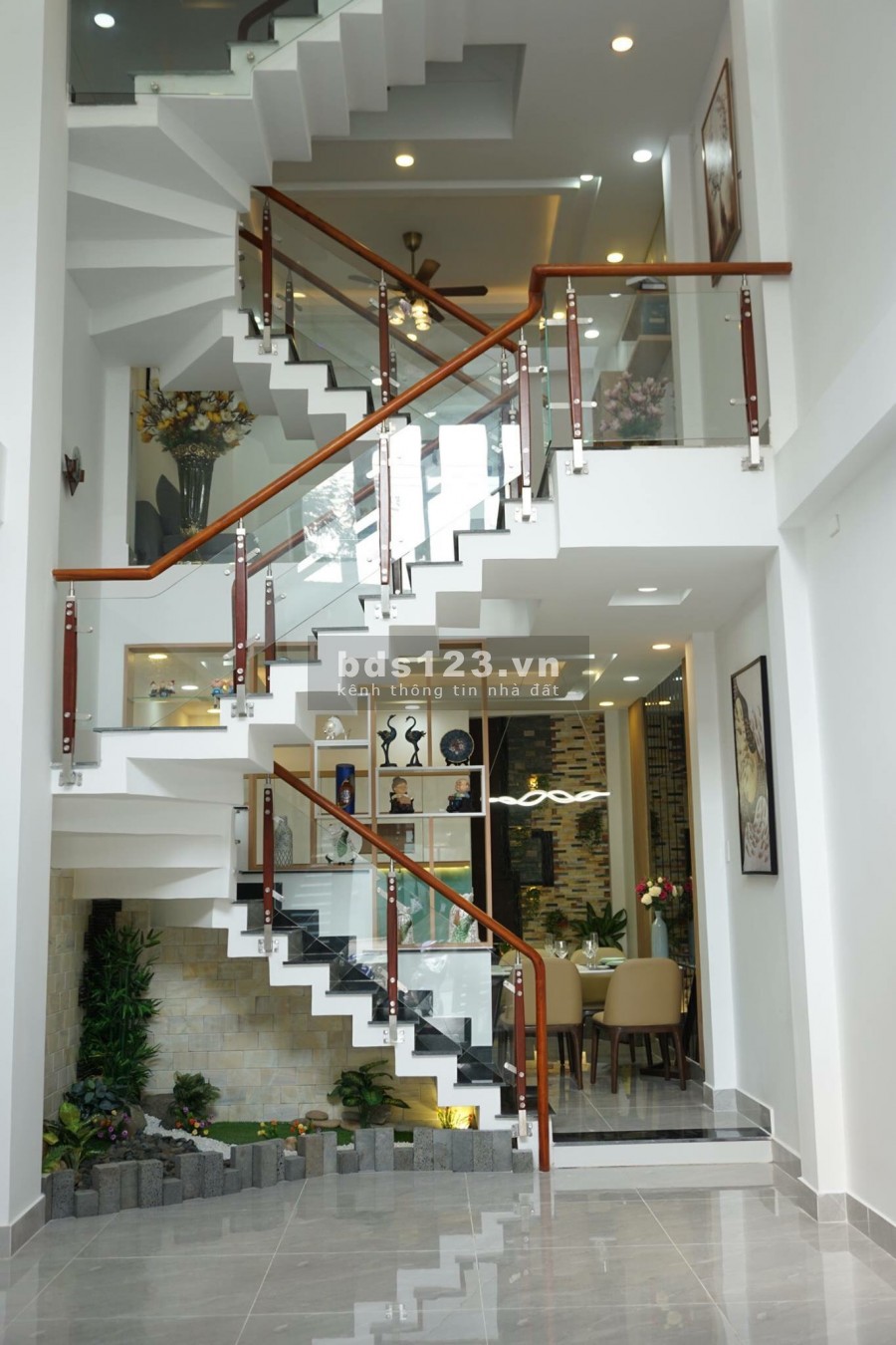 Bán nhà đi định cư Ngô Tất Tố - 68m2 HXH 7.3 tỷ - đầy đủ công năng