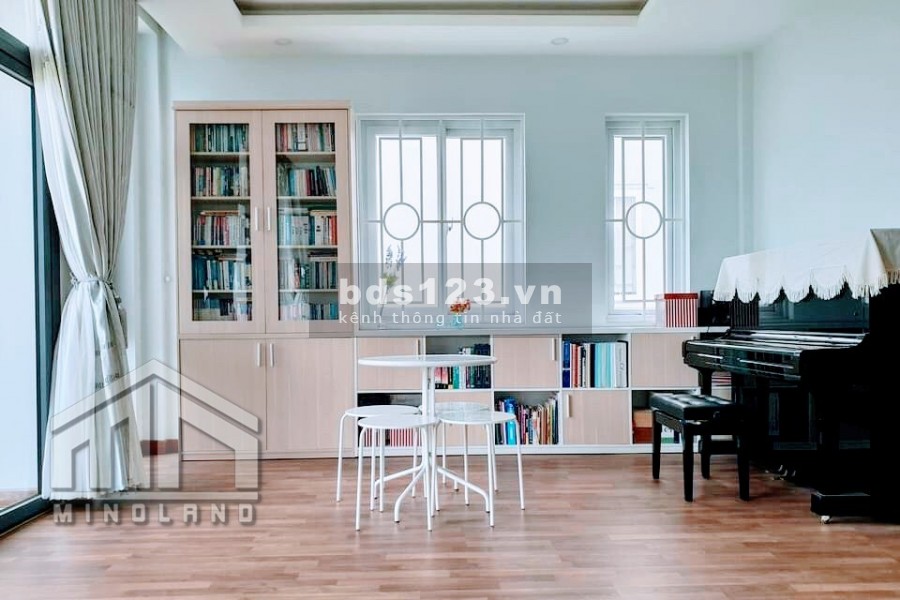 Cho thuê nhà phố nguyên căn đầy đủ nội thất dt: 6x20m trong KDC Vạn Phúc City Thủ Đức
