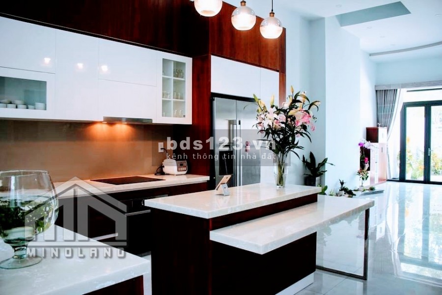 Cho thuê nhà phố nguyên căn đầy đủ nội thất dt: 6x20m trong KDC Vạn Phúc City Thủ Đức