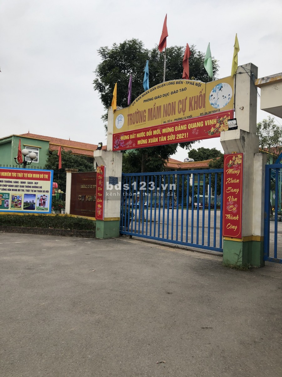 Đất 200m oto vào Cự Khối Long Biên chia được