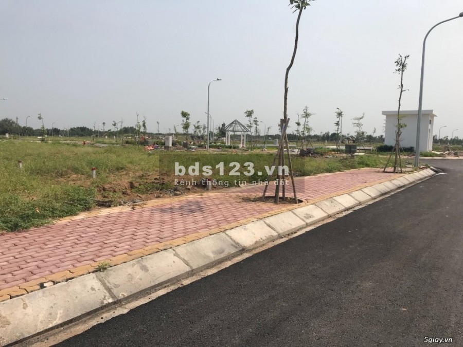 Lô góc 2 mặt tiền gần sân bay Long Thành 770tr/ nền tc 60m2 Hướng TN