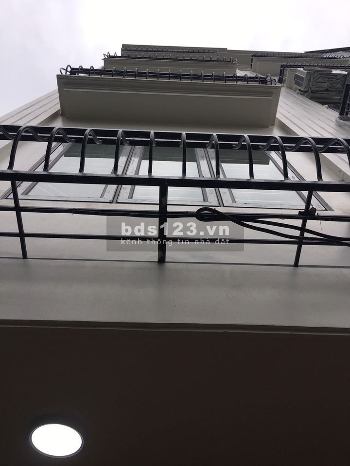 Chính chủ cần bán nhà 5 tầng tại Lạc Long Quân giá 3ty